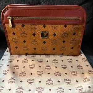 MCM VISETOS COGNAC POUCH